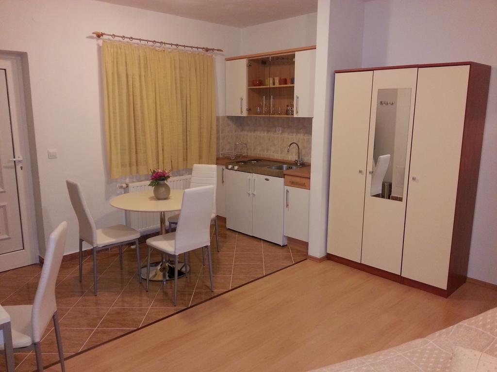 New Studio Apartments Trlaja Шибеник Номер фото